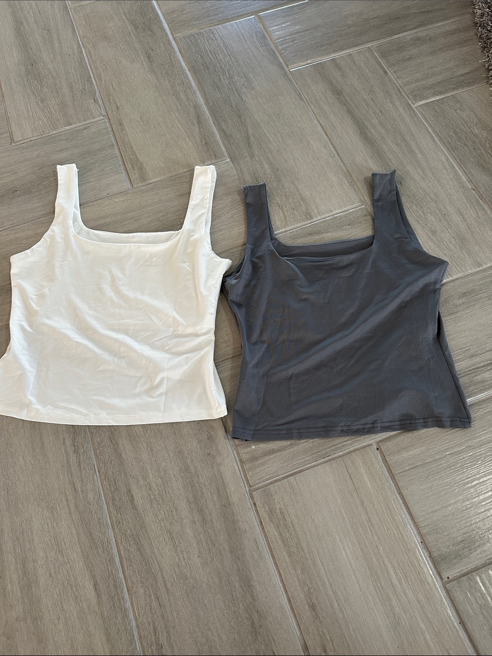 2 Casual Square-Neck Tank Top Work out with bra insert - White and Charcoal Gray